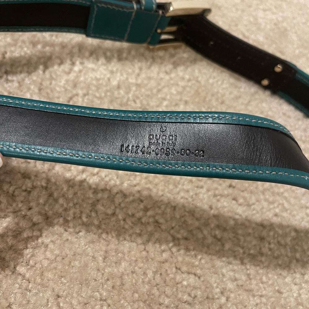 Gucci Teal Leather Men's Belt with Gold Buckle - Picture 3 of 4